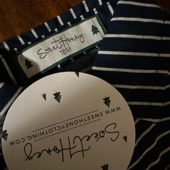 NWT button down onesie - Picture 2 of 2